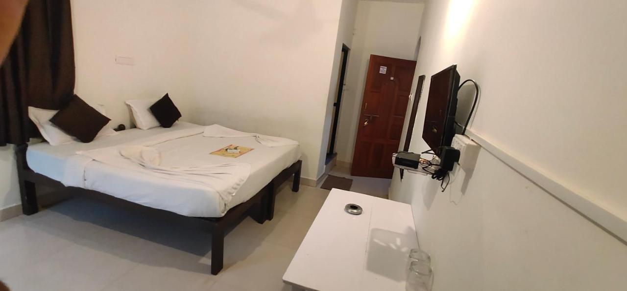 Rj14 Accommodations At Baga Beach Ngoại thất bức ảnh