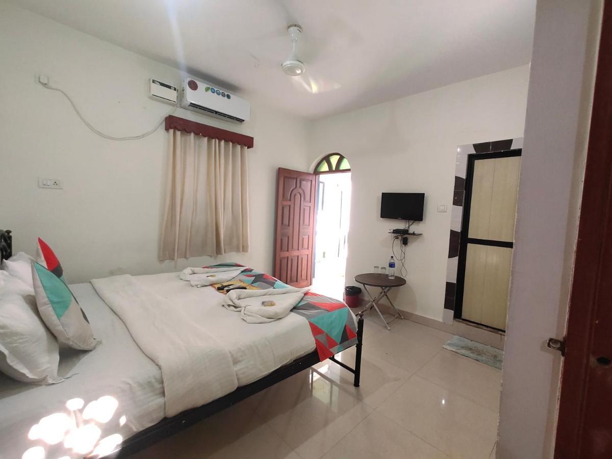 Rj14 Accommodations At Baga Beach Ngoại thất bức ảnh