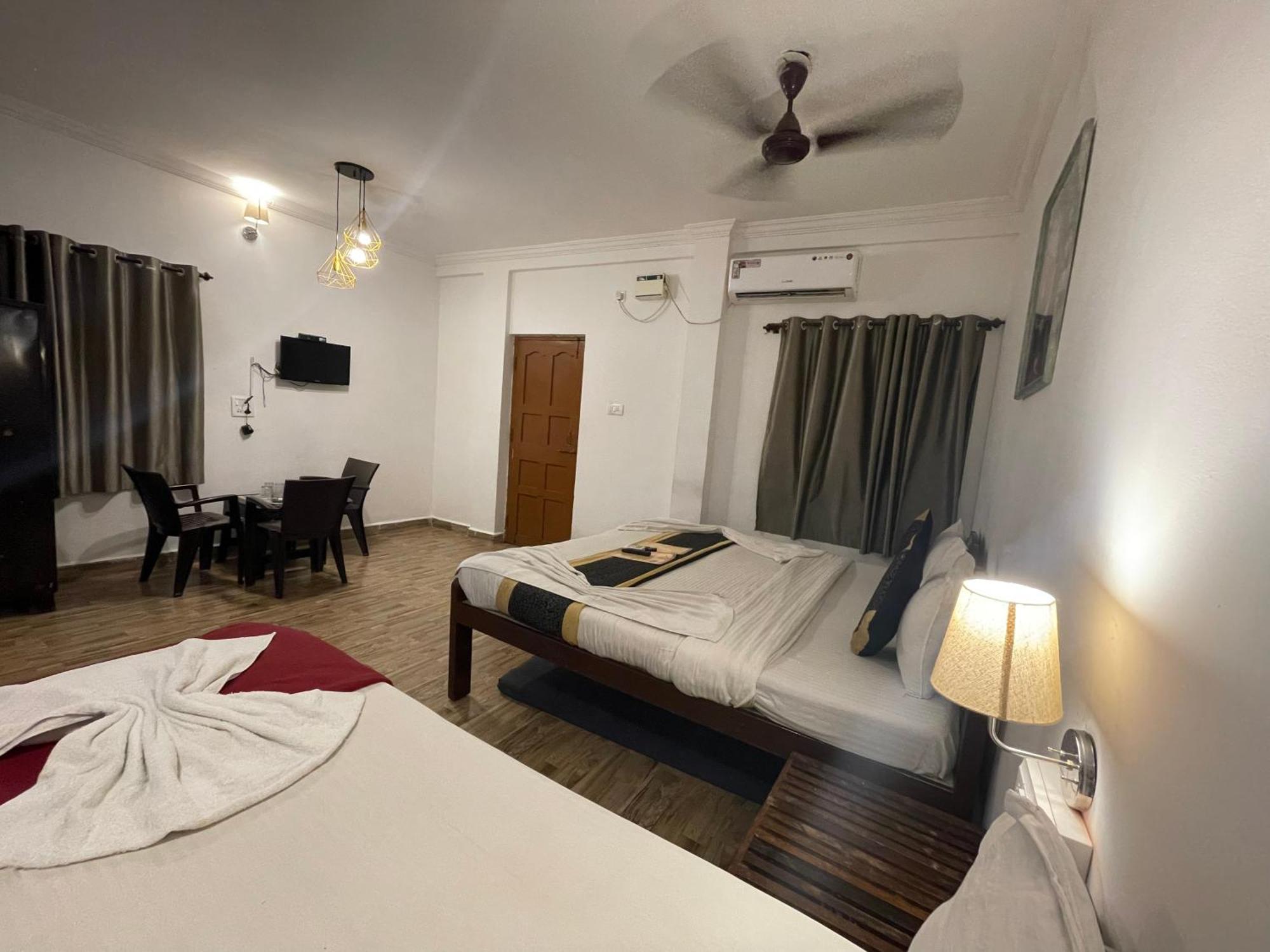 Rj14 Accommodations At Baga Beach Ngoại thất bức ảnh