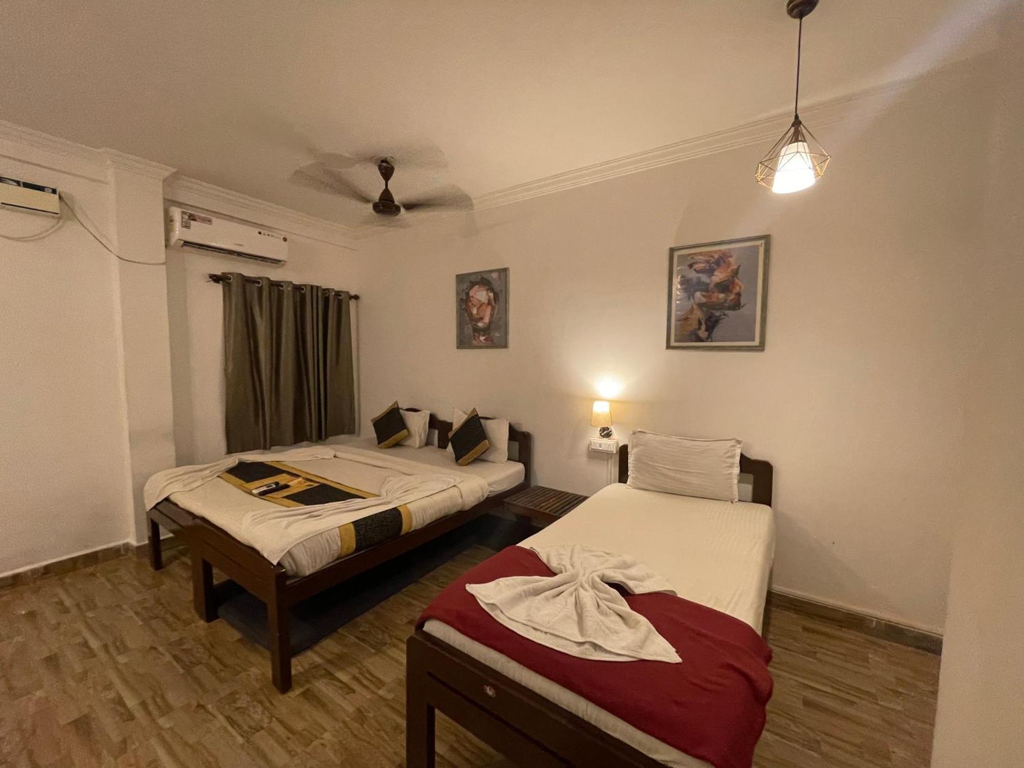Rj14 Accommodations At Baga Beach Ngoại thất bức ảnh