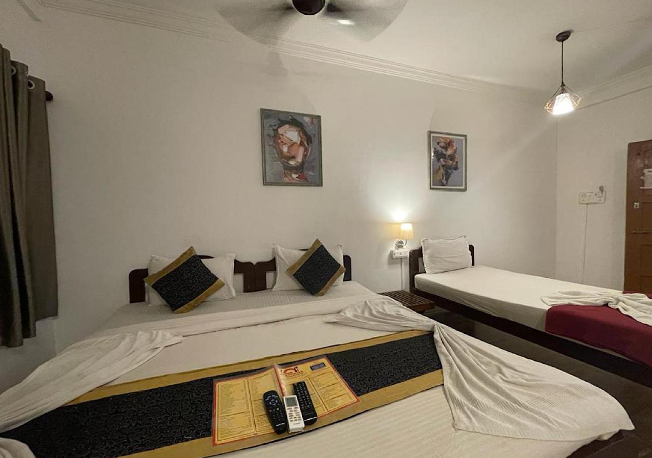 Rj14 Accommodations At Baga Beach Ngoại thất bức ảnh